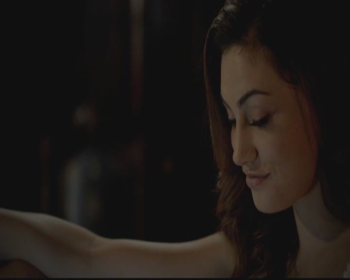 VampireDiariesWorld-dot-org_TheOriginals1x03TangledUpInBlue2134.jpg
