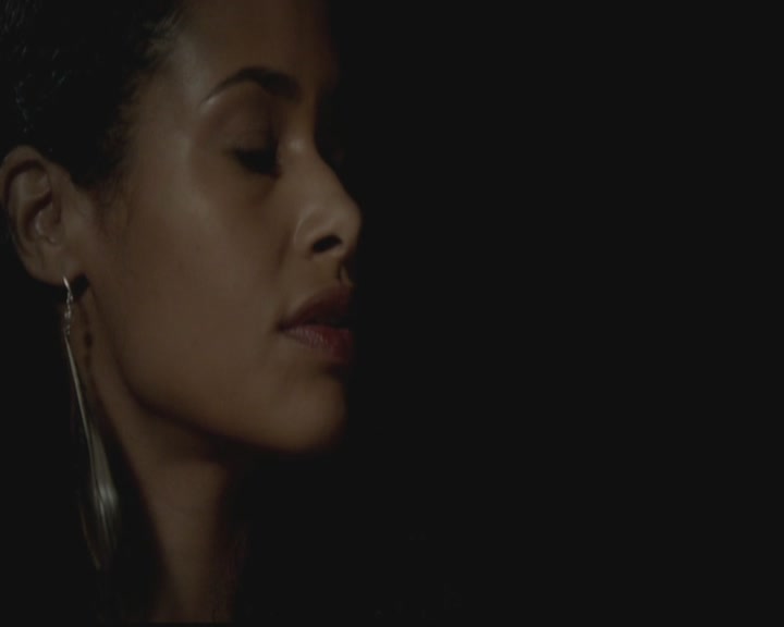 VampireDiariesWorld-dot-org_TheOriginals1x03TangledUpInBlue2256.jpg