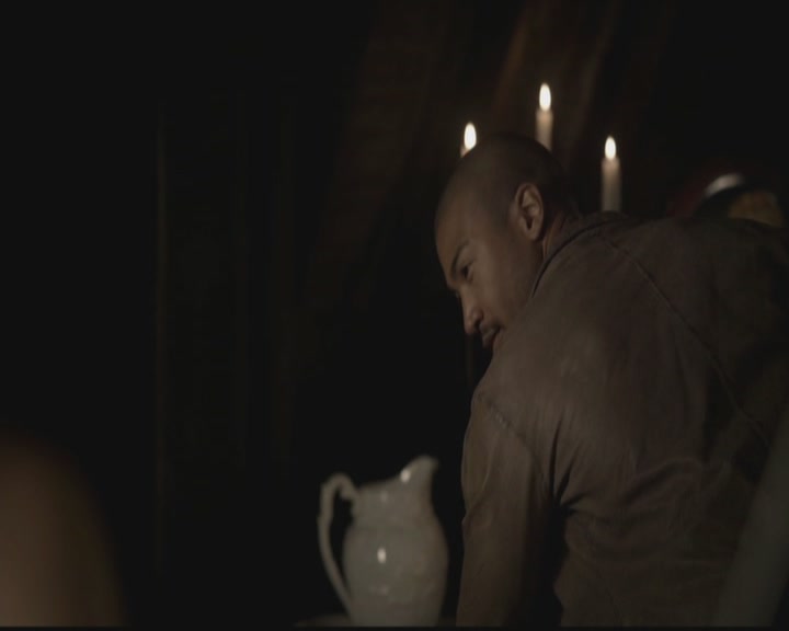 VampireDiariesWorld-dot-org_TheOriginals1x05SinnersAndSaints0510.jpg