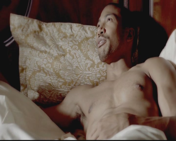 VampireDiariesWorld-dot-org_TheOriginals1x05SinnersAndSaints0811.jpg