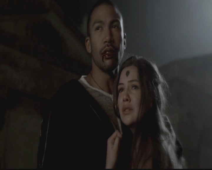 VampireDiariesWorld-dot-org_TheOriginals1x05SinnersAndSaints1435.jpg