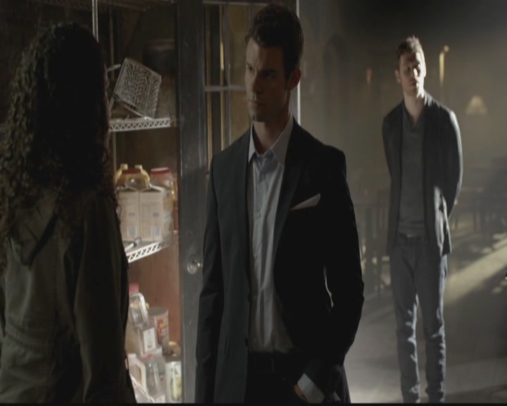 VampireDiariesWorld-dot-org_TheOriginals1x06FruitsOfThePoisonedTree0722.jpg VampireDiariesWorld-dot-org_TheOriginals1x06FruitsOfThePoisonedTree0722.jpg