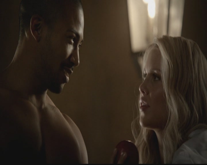 VampireDiariesWorld-dot-org_TheOriginals1x06FruitsOfThePoisonedTree1965.jpg
