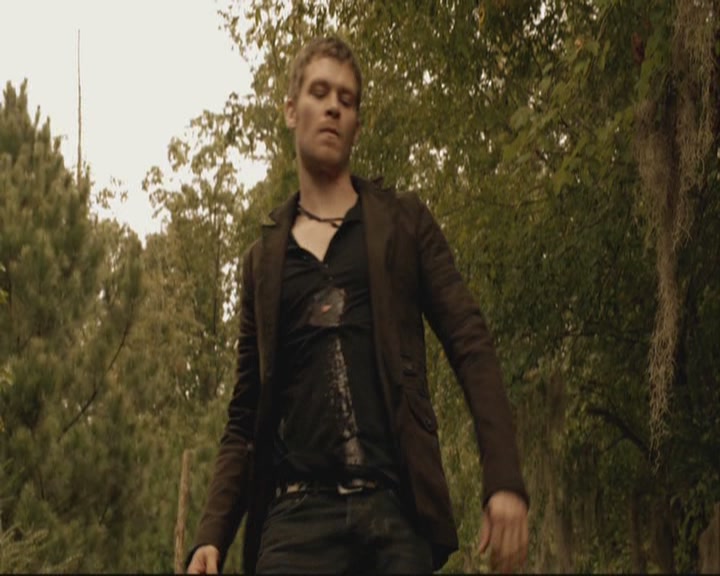 VampireDiariesWorld-dot-org_TheOriginals1x07Bloodletting-deletedscenes0216.jpg