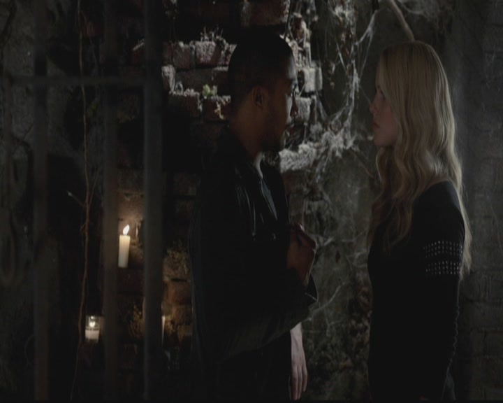 VampireDiariesWorld-dot-org_TheOriginals1x07Bloodletting1712.jpg
