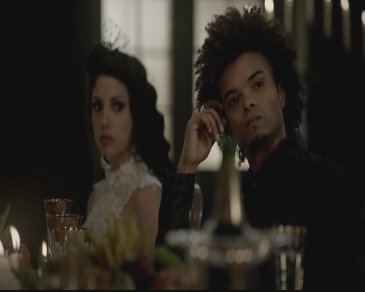 VampireDiariesWorld-dot-org_TheOriginals1x09ReigningPainInNewOrleans0050.jpg