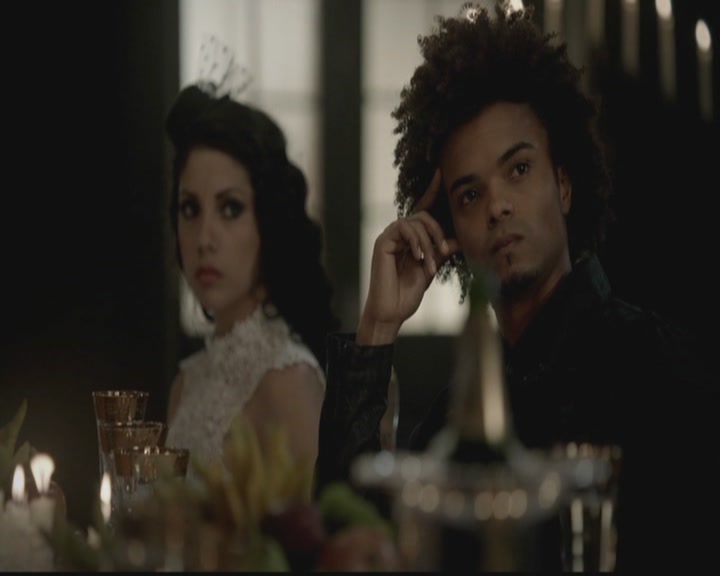 VampireDiariesWorld-dot-org_TheOriginals1x09ReigningPainInNewOrleans0051.jpg