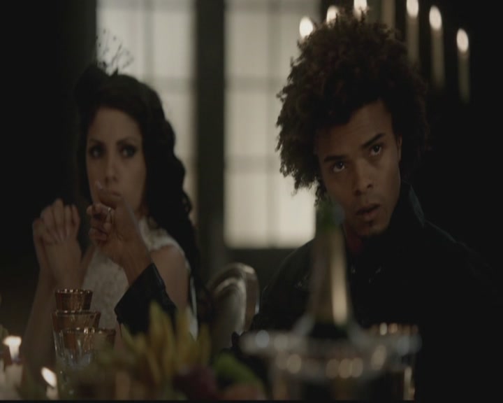 VampireDiariesWorld-dot-org_TheOriginals1x09ReigningPainInNewOrleans0180.jpg