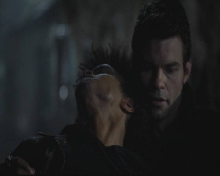 VampireDiariesWorld-dot-org_TheOriginals1x09ReigningPainInNewOrleans1275.jpg