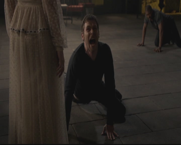 VampireDiariesWorld-dot-org_TheOriginals1x10TheCasketGirls3690.jpg