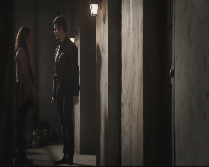 VampireDiariesWorld-dot-org_TheOriginals1x11ApresMoileDeluge0275.jpg
