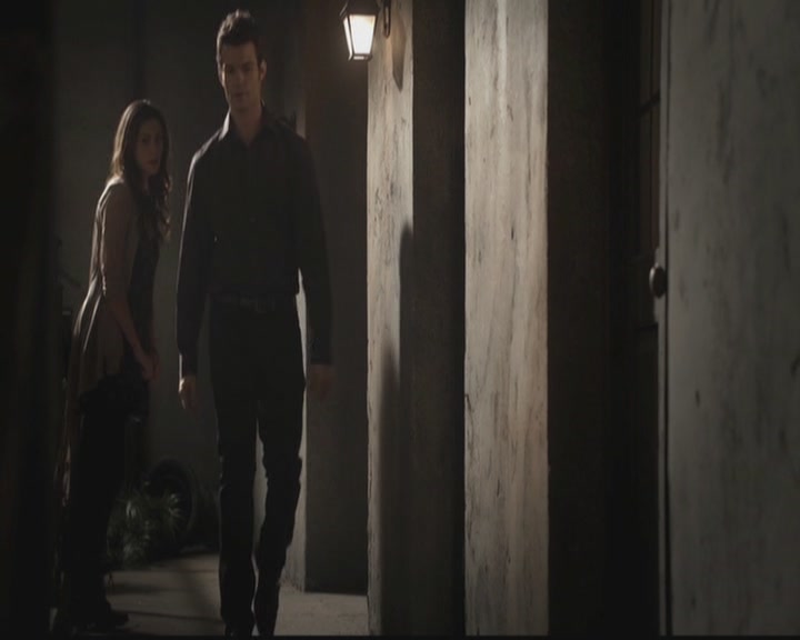 VampireDiariesWorld-dot-org_TheOriginals1x11ApresMoileDeluge0276.jpg
