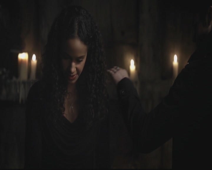 VampireDiariesWorld-dot-org_TheOriginals1x11ApresMoileDeluge1103.jpg