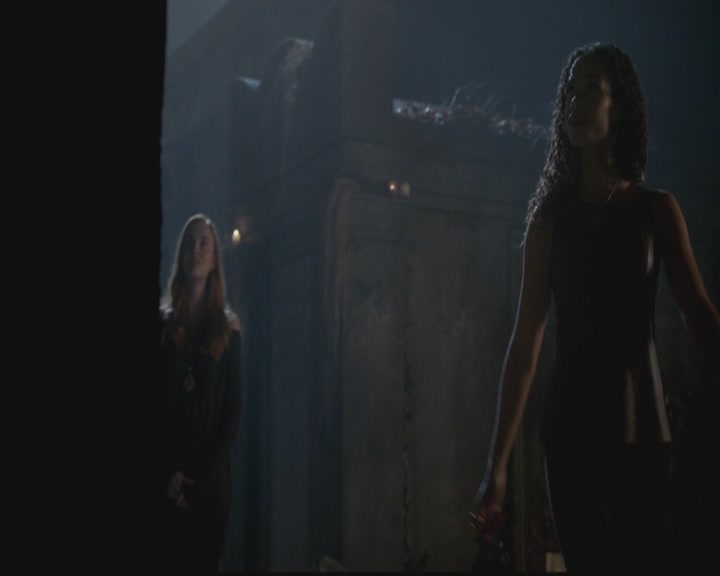 VampireDiariesWorld-dot-org_TheOriginals1x12DanceBackFromTheGrave0056.jpg