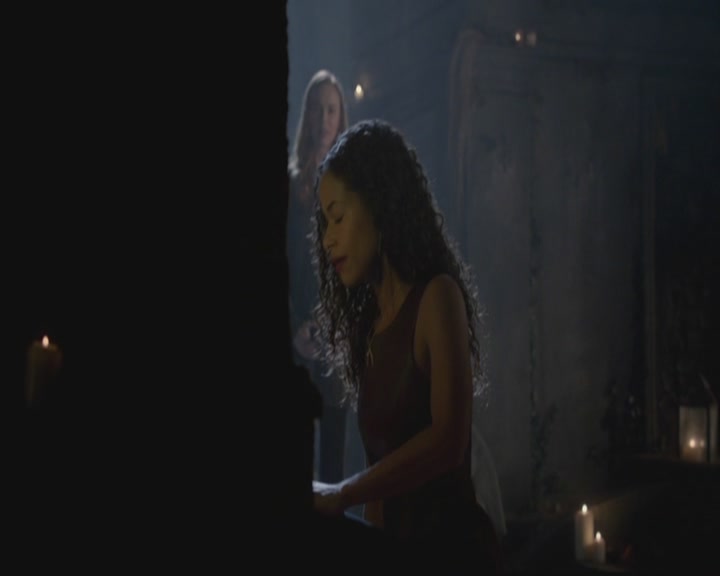 VampireDiariesWorld-dot-org_TheOriginals1x12DanceBackFromTheGrave0062.jpg