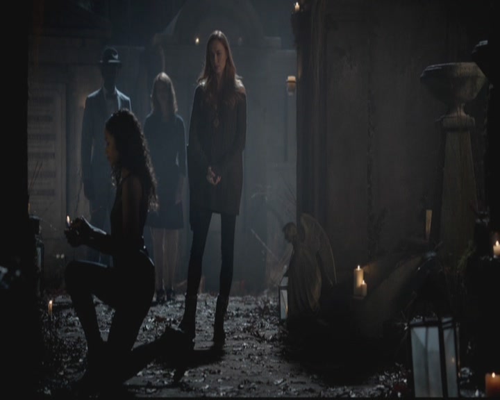 VampireDiariesWorld-dot-org_TheOriginals1x12DanceBackFromTheGrave0064.jpg