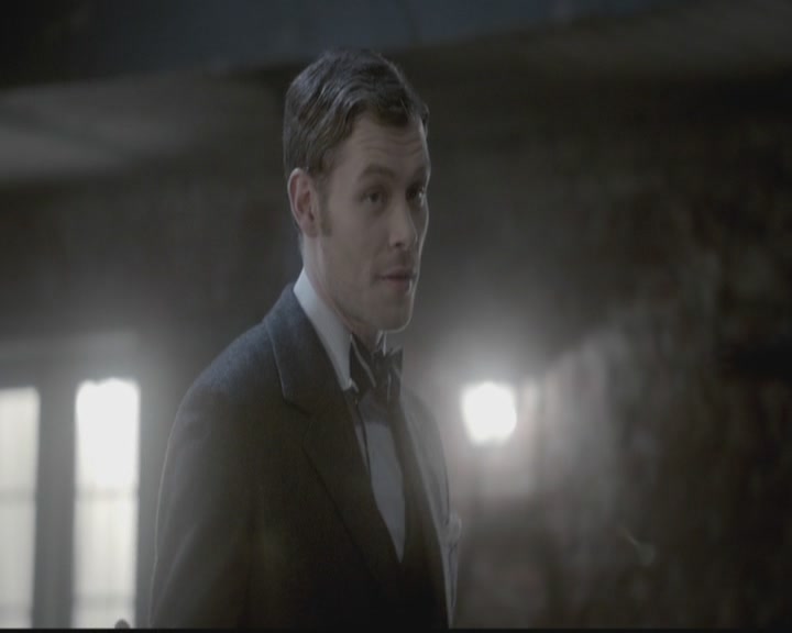 VampireDiariesWorld-dot-org_TheOriginals1x12DanceBackFromTheGrave0213.jpg