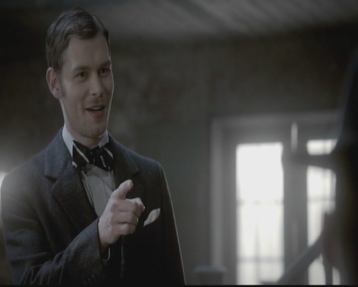 VampireDiariesWorld-dot-org_TheOriginals1x12DanceBackFromTheGrave0217.jpg
