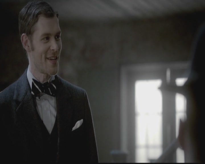 VampireDiariesWorld-dot-org_TheOriginals1x12DanceBackFromTheGrave0220.jpg