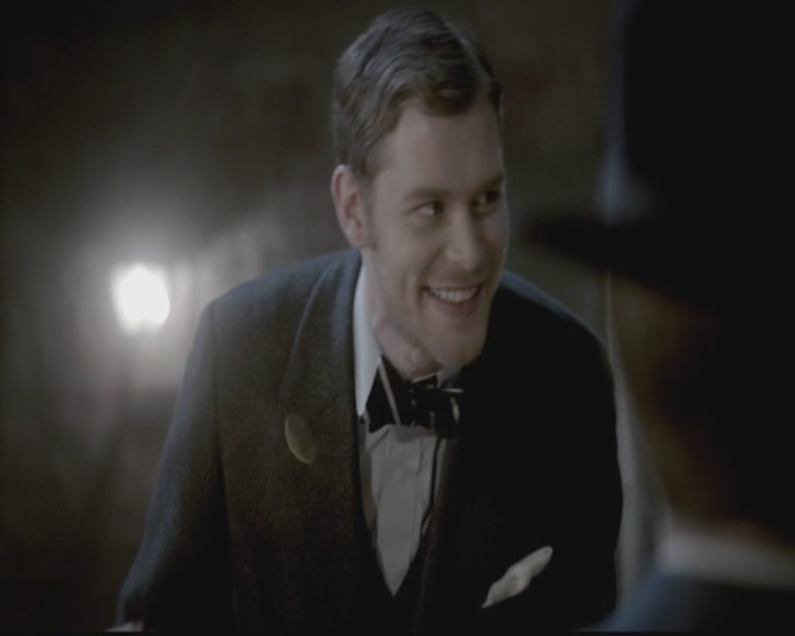 VampireDiariesWorld-dot-org_TheOriginals1x12DanceBackFromTheGrave0228.jpg