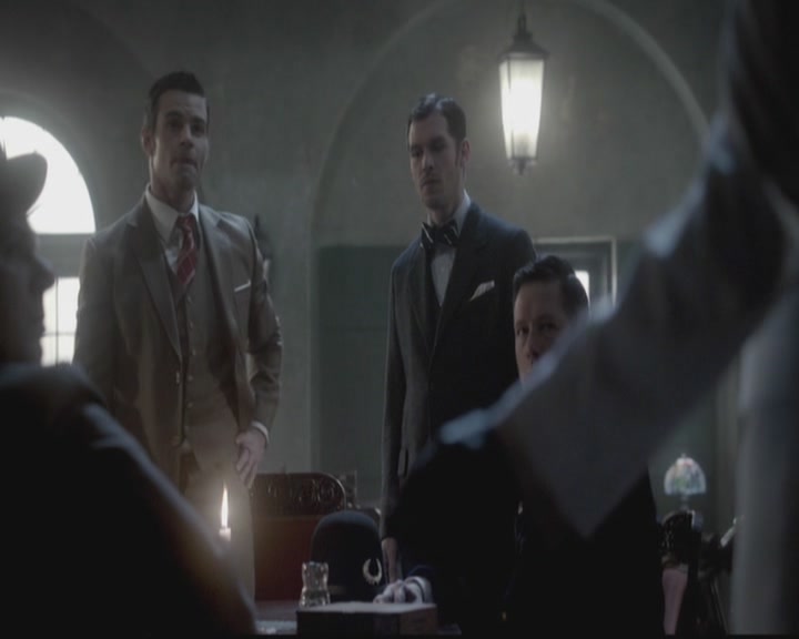 VampireDiariesWorld-dot-org_TheOriginals1x12DanceBackFromTheGrave0274.jpg