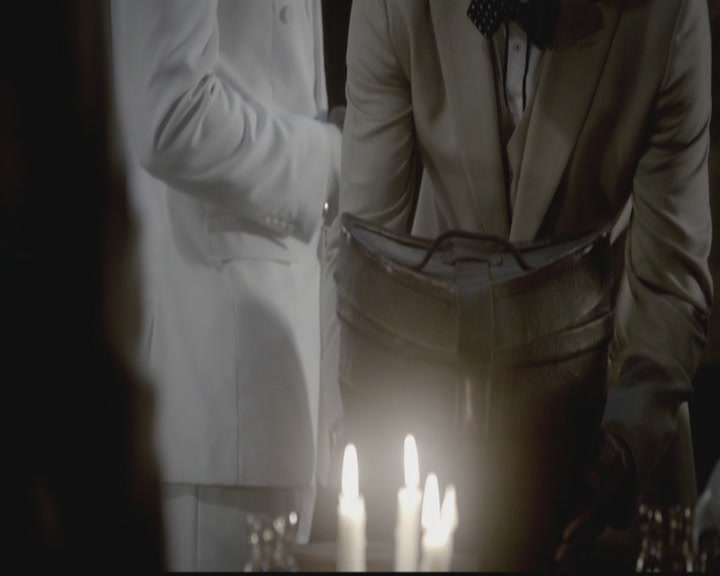 VampireDiariesWorld-dot-org_TheOriginals1x12DanceBackFromTheGrave0305.jpg