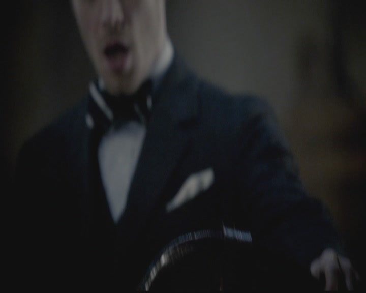 VampireDiariesWorld-dot-org_TheOriginals1x12DanceBackFromTheGrave0323.jpg