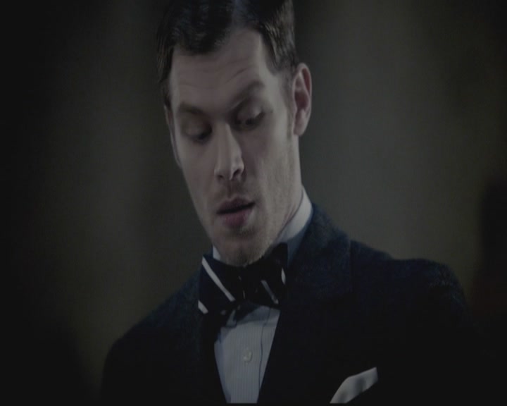 VampireDiariesWorld-dot-org_TheOriginals1x12DanceBackFromTheGrave0324.jpg