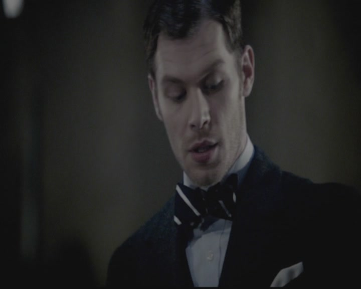 VampireDiariesWorld-dot-org_TheOriginals1x12DanceBackFromTheGrave0325.jpg
