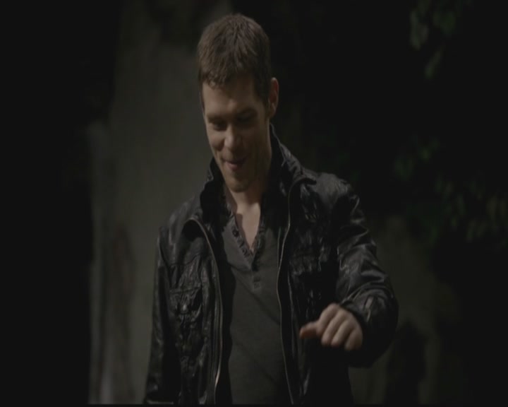 VampireDiariesWorld-dot-org_TheOriginals1x12DanceBackFromTheGrave0369.jpg