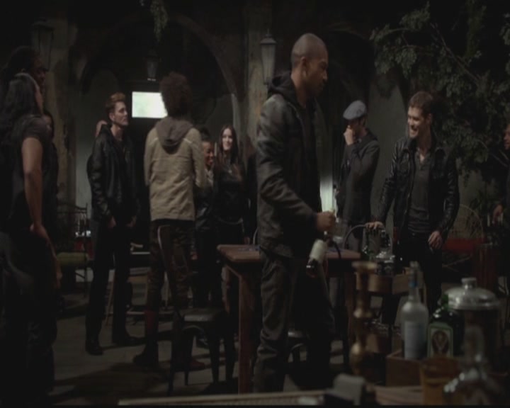 VampireDiariesWorld-dot-org_TheOriginals1x12DanceBackFromTheGrave0409.jpg