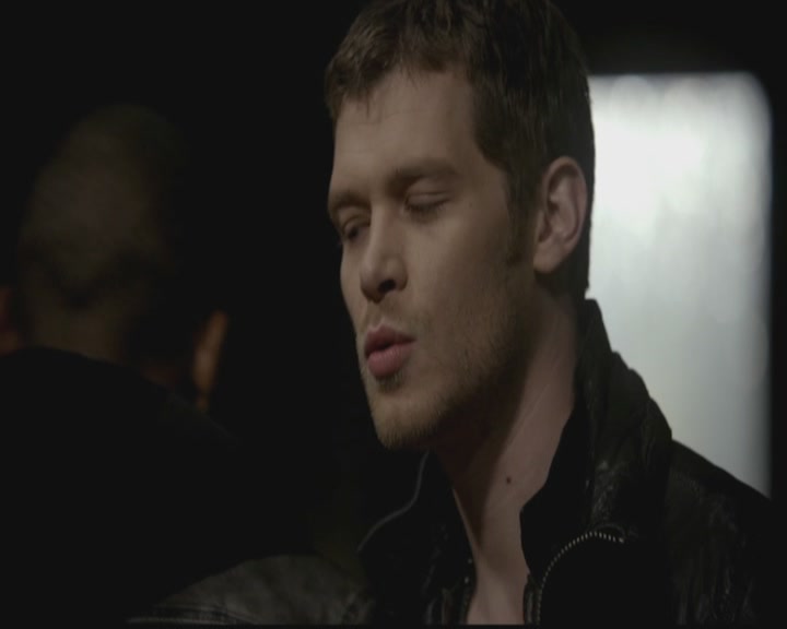 VampireDiariesWorld-dot-org_TheOriginals1x12DanceBackFromTheGrave0419.jpg