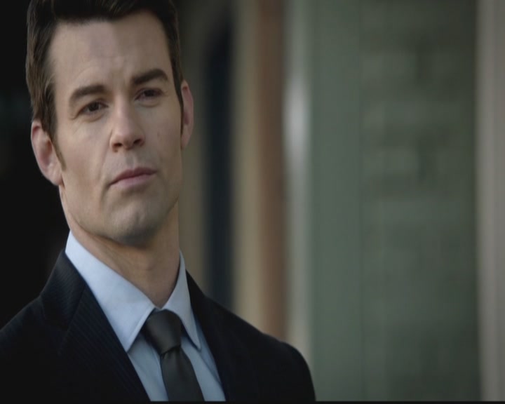 VampireDiariesWorld-dot-org_TheOriginals1x12DanceBackFromTheGrave0509.jpg