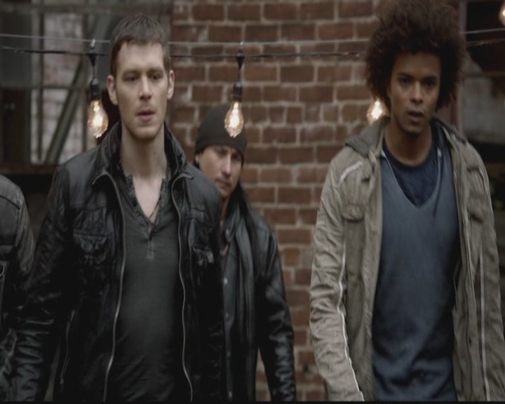 VampireDiariesWorld-dot-org_TheOriginals1x12DanceBackFromTheGrave0549.jpg