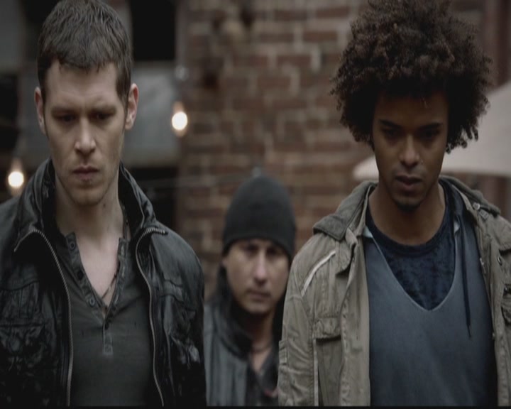 VampireDiariesWorld-dot-org_TheOriginals1x12DanceBackFromTheGrave0552.jpg