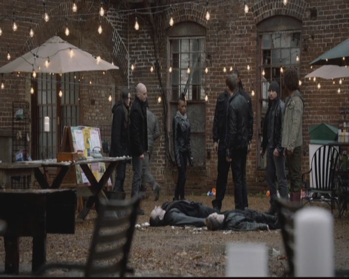 VampireDiariesWorld-dot-org_TheOriginals1x12DanceBackFromTheGrave0581.jpg
