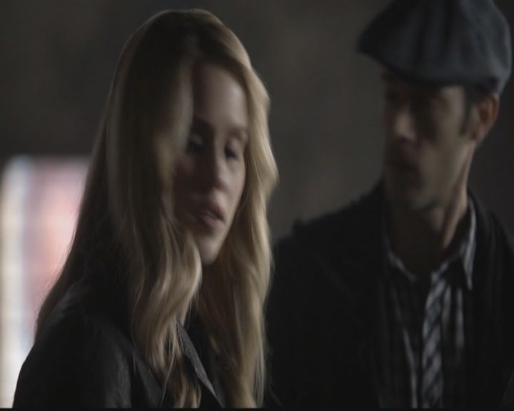 VampireDiariesWorld-dot-org_TheOriginals1x12DanceBackFromTheGrave0629.jpg