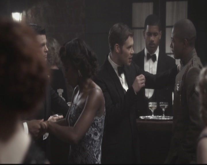 VampireDiariesWorld-dot-org_TheOriginals1x12DanceBackFromTheGrave0990.jpg