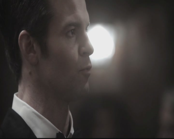 VampireDiariesWorld-dot-org_TheOriginals1x12DanceBackFromTheGrave1012.jpg