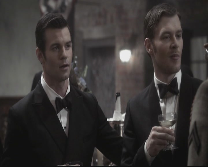 VampireDiariesWorld-dot-org_TheOriginals1x12DanceBackFromTheGrave1022.jpg