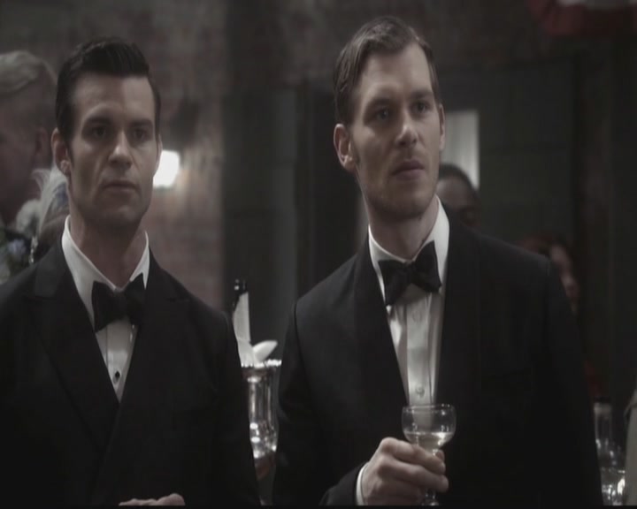 VampireDiariesWorld-dot-org_TheOriginals1x12DanceBackFromTheGrave1032.jpg