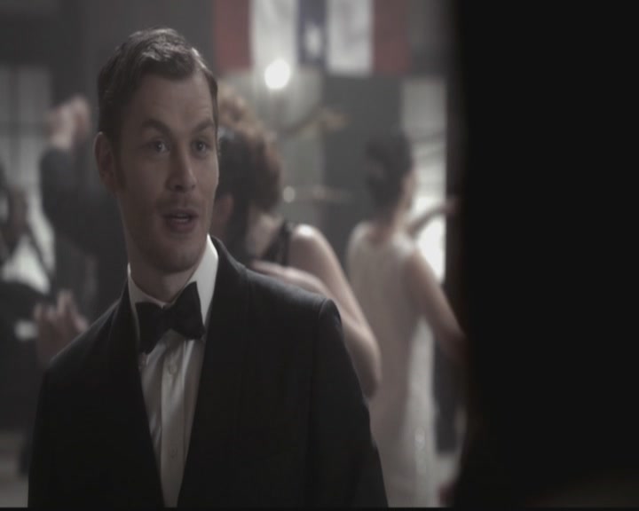 VampireDiariesWorld-dot-org_TheOriginals1x12DanceBackFromTheGrave1050.jpg