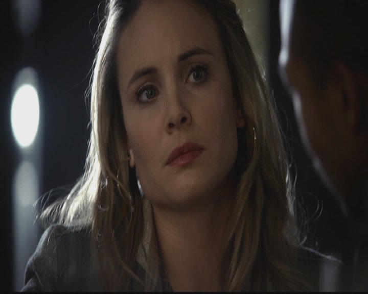VampireDiariesWorld-dot-org_TheOriginals1x12DanceBackFromTheGrave1088.jpg