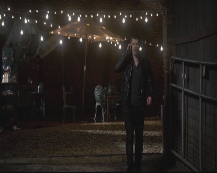 VampireDiariesWorld-dot-org_TheOriginals1x12DanceBackFromTheGrave1184.jpg