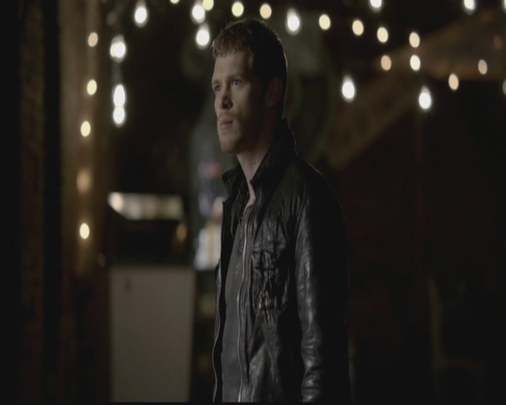 VampireDiariesWorld-dot-org_TheOriginals1x12DanceBackFromTheGrave1213.jpg