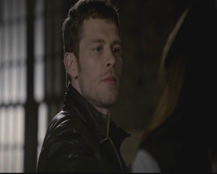 VampireDiariesWorld-dot-org_TheOriginals1x12DanceBackFromTheGrave1224.jpg