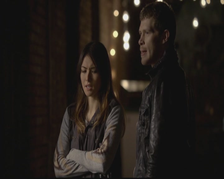 VampireDiariesWorld-dot-org_TheOriginals1x12DanceBackFromTheGrave1517.jpg