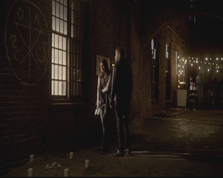 VampireDiariesWorld-dot-org_TheOriginals1x12DanceBackFromTheGrave1519.jpg
