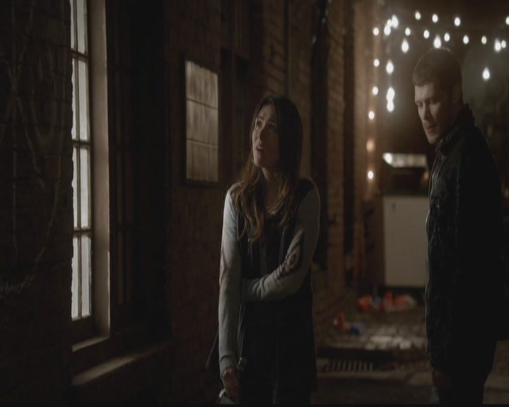 VampireDiariesWorld-dot-org_TheOriginals1x12DanceBackFromTheGrave1522.jpg