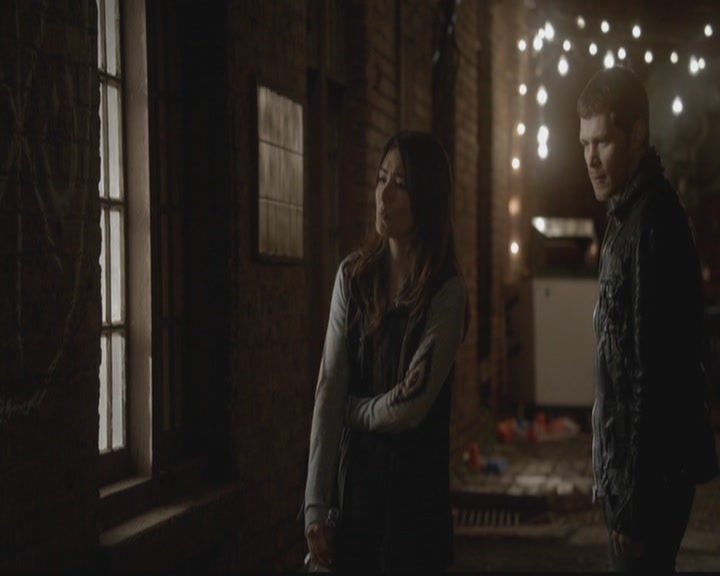 VampireDiariesWorld-dot-org_TheOriginals1x12DanceBackFromTheGrave1523.jpg
